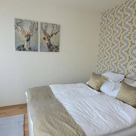 Silver Lodge Apartment 1 Eger Bagian luar foto