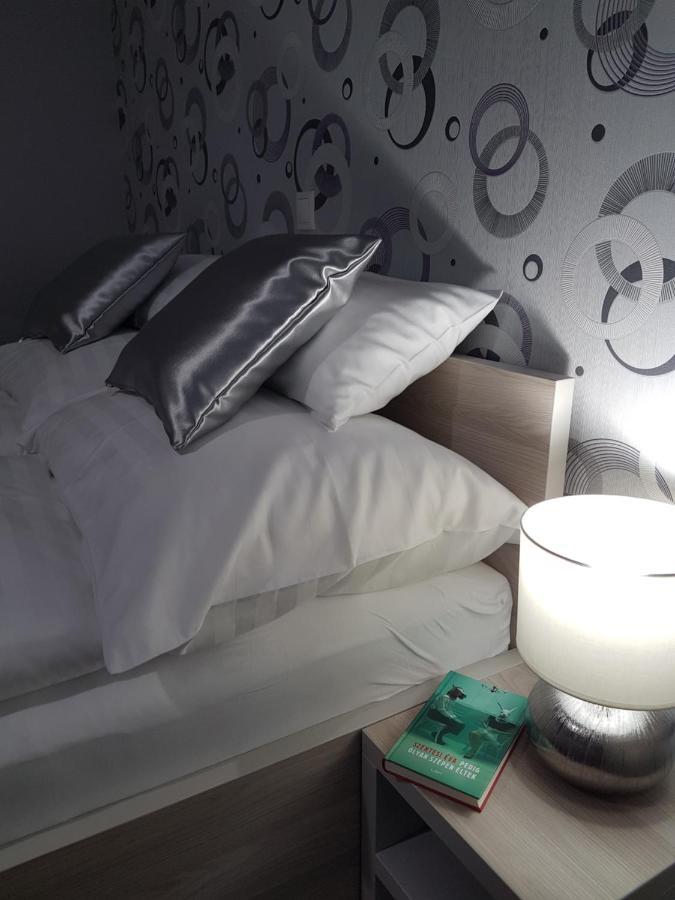 Silver Lodge Apartment 1 Eger Bagian luar foto