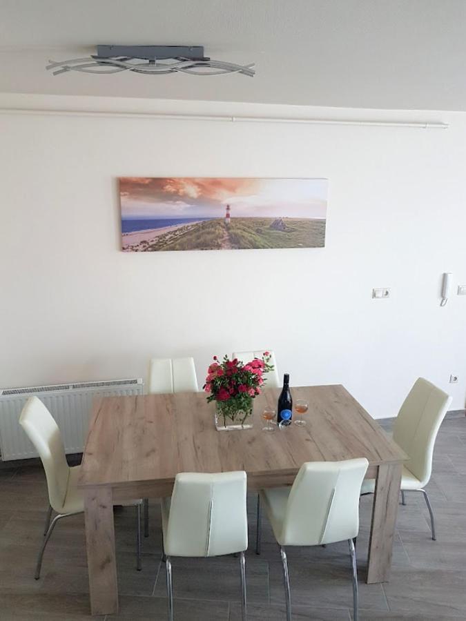 Silver Lodge Apartment 1 Eger Bagian luar foto