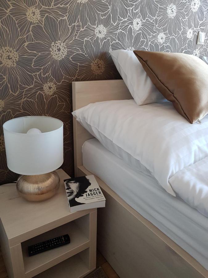 Silver Lodge Apartment 1 Eger Bagian luar foto